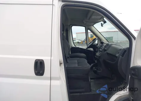 2015 Ram Promaster 1500 z USA, uszkodzony, nr VIN 3C6TRVBG8FE501400